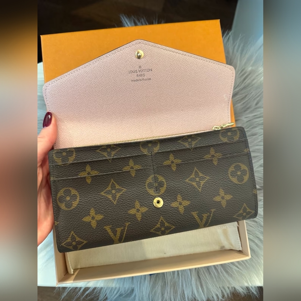 Louis Vuitton Monogram Sarah Wallet